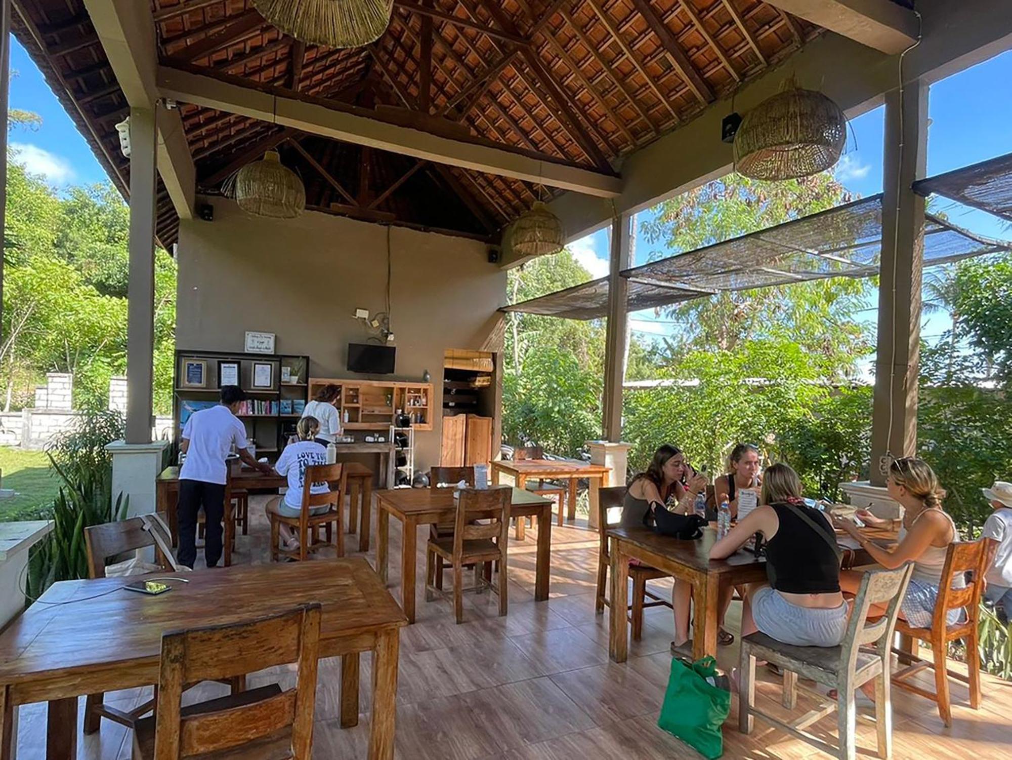 Pedidi Penida Hostel Batununggul Exteriér fotografie